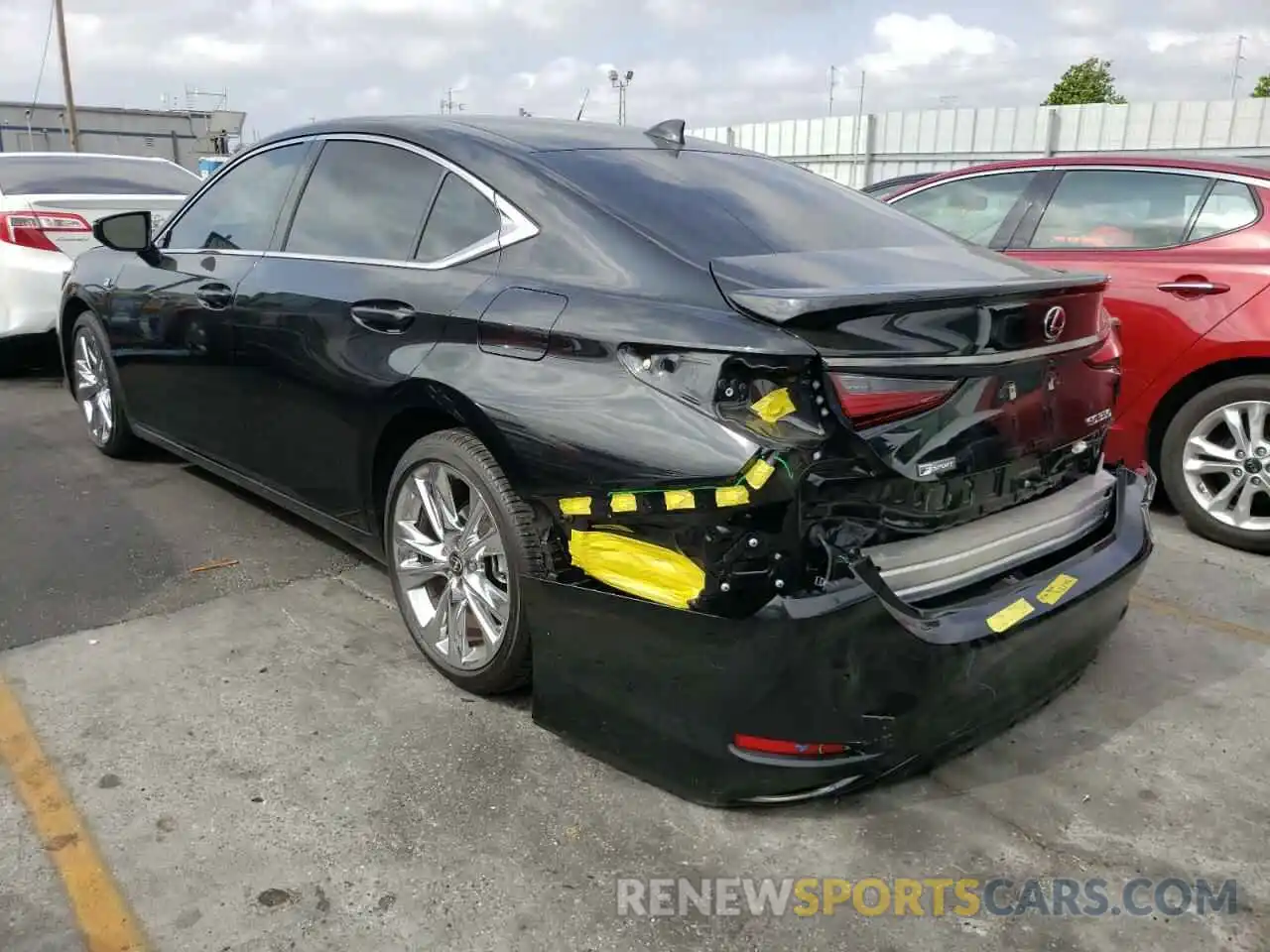 3 Photograph of a damaged car 58AGZ1B17LU072511 LEXUS ES350 2020