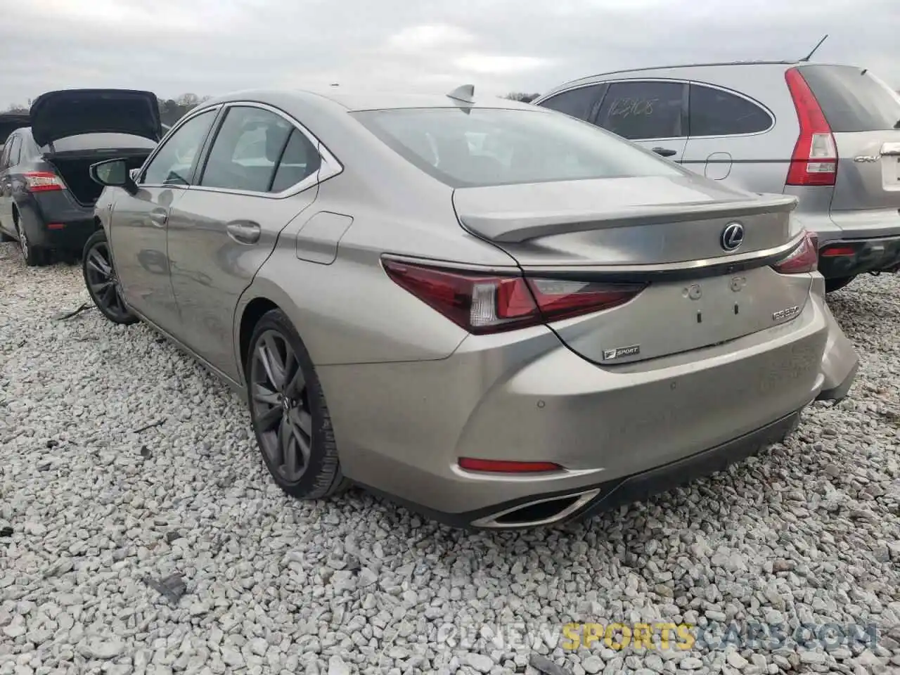 3 Фотография поврежденного автомобиля 58AGZ1B18LU056589 LEXUS ES350 2020