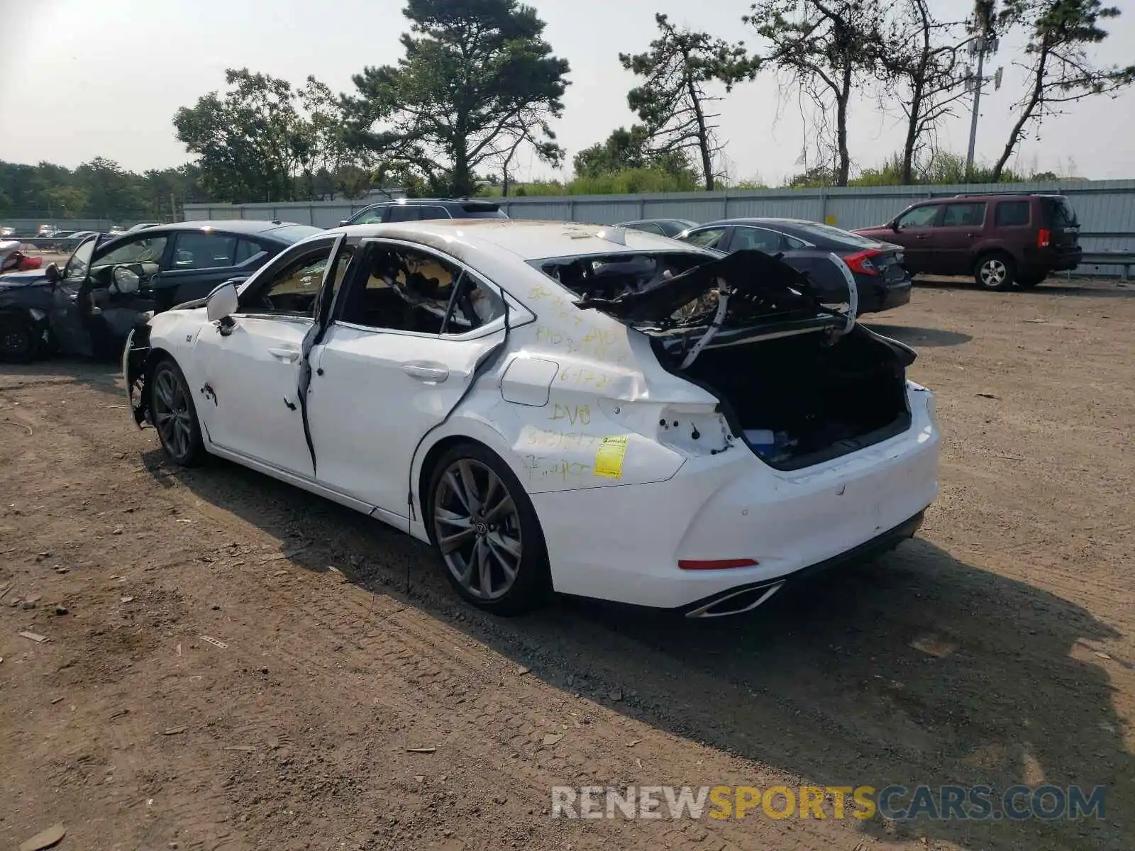 3 Photograph of a damaged car 58AGZ1B18LU062182 LEXUS ES350 2020