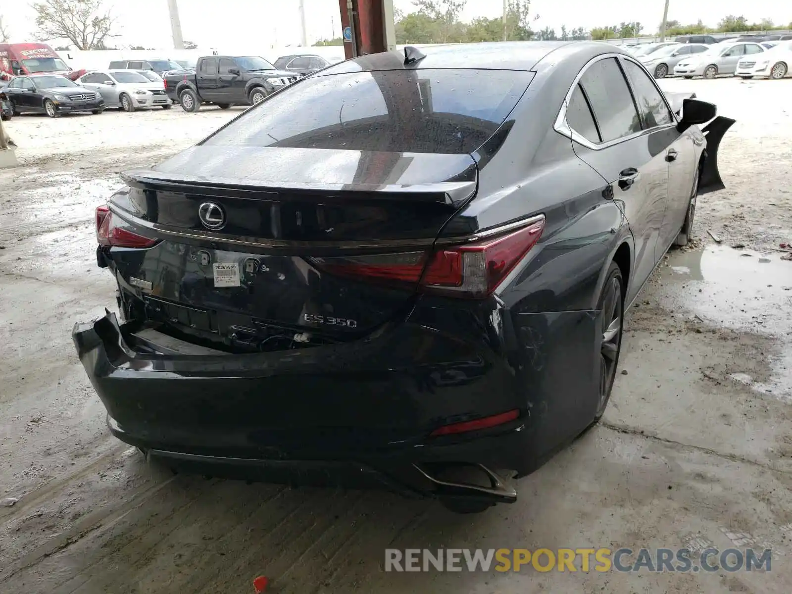 4 Photograph of a damaged car 58AGZ1B18LU067897 LEXUS ES350 2020