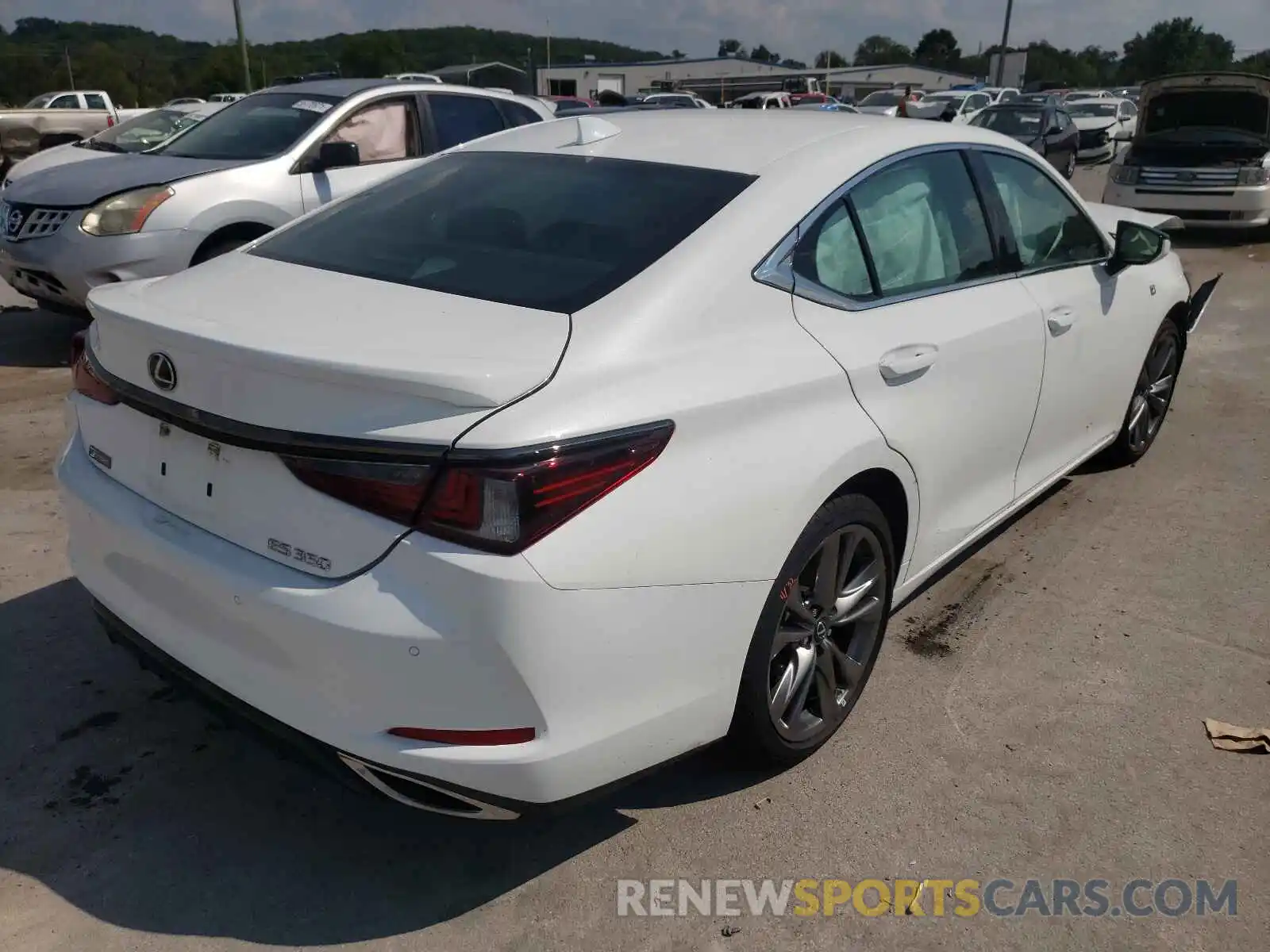 4 Photograph of a damaged car 58AGZ1B19LU064927 LEXUS ES350 2020