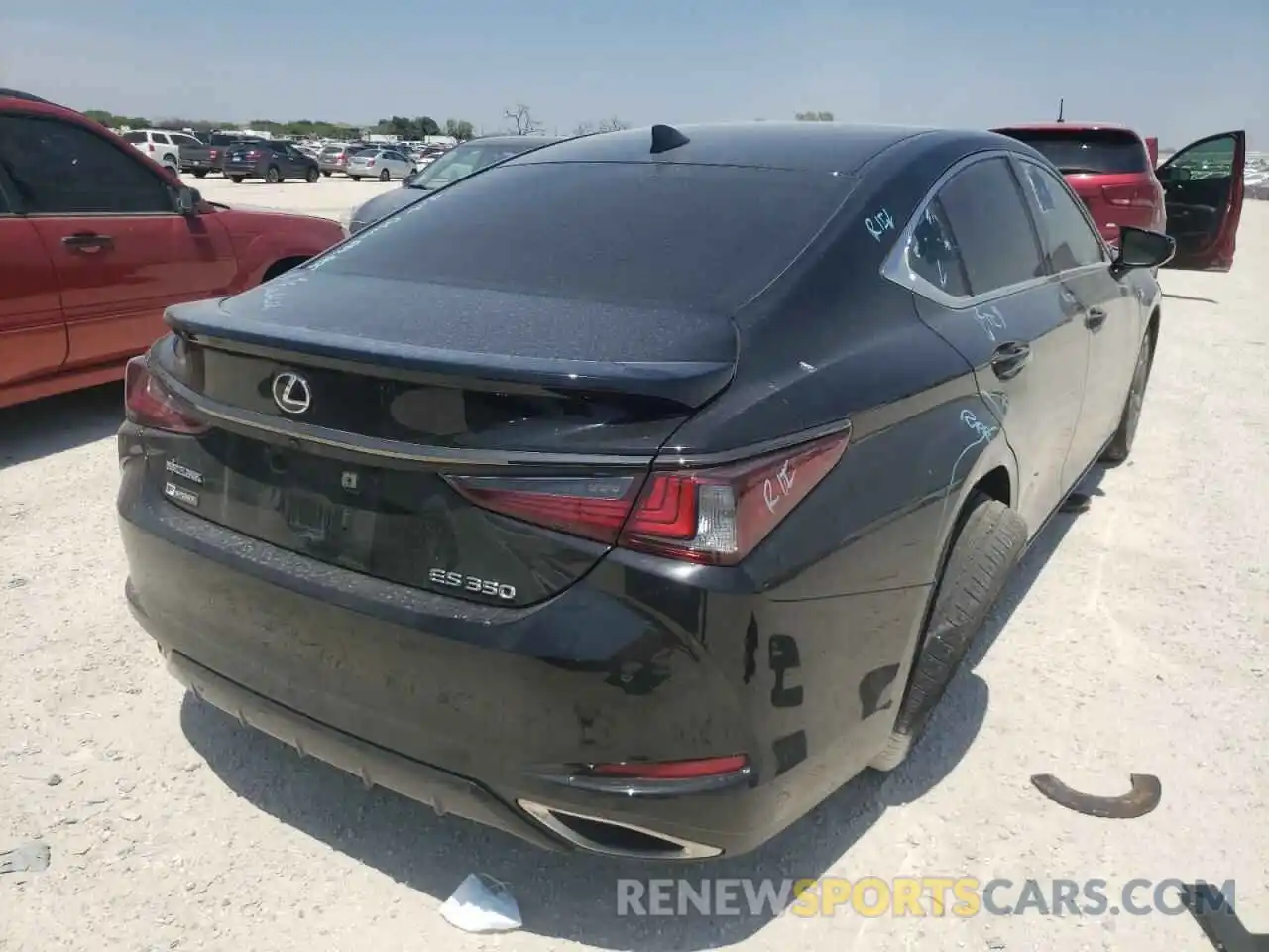 4 Photograph of a damaged car 58AGZ1B1XLU074513 LEXUS ES350 2020