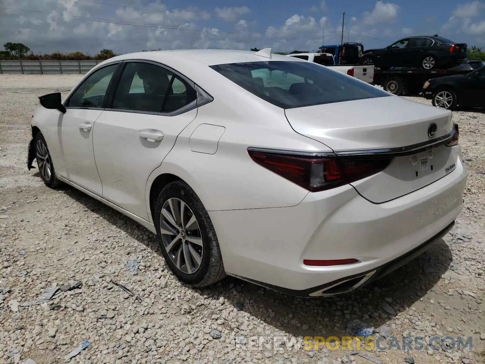 3 Photograph of a damaged car 58ACZ1B10MU097024 LEXUS ES350 2021