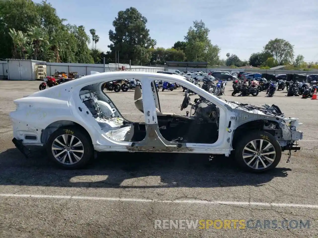 9 Photograph of a damaged car 58ACZ1B13MU101342 LEXUS ES350 2021