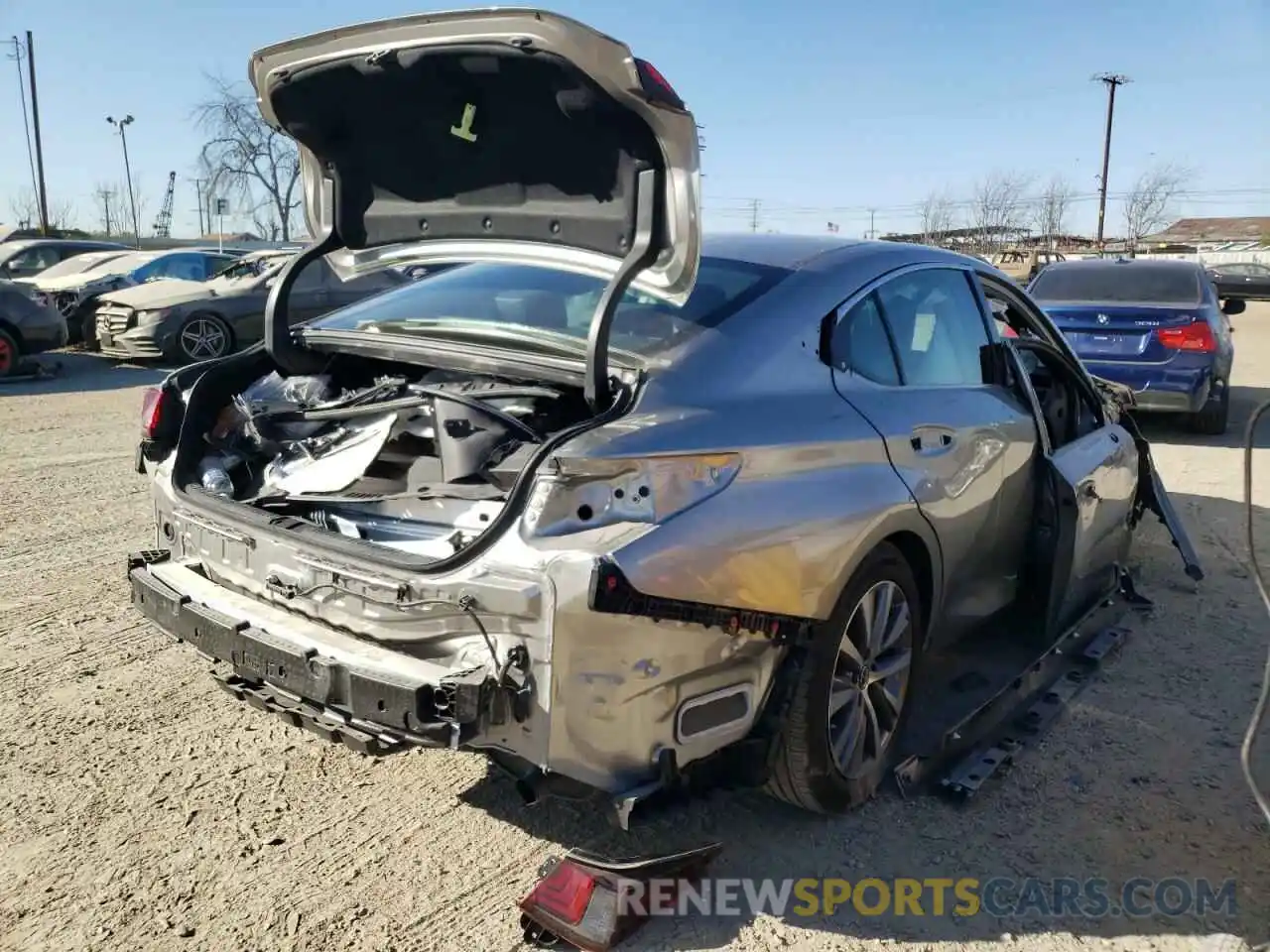 4 Photograph of a damaged car 58ACZ1B18MU089706 LEXUS ES350 2021