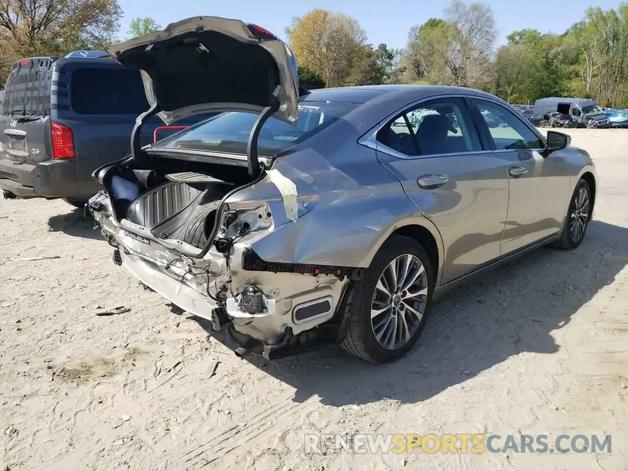 4 Photograph of a damaged car 58ADZ1B10MU103506 LEXUS ES350 2021