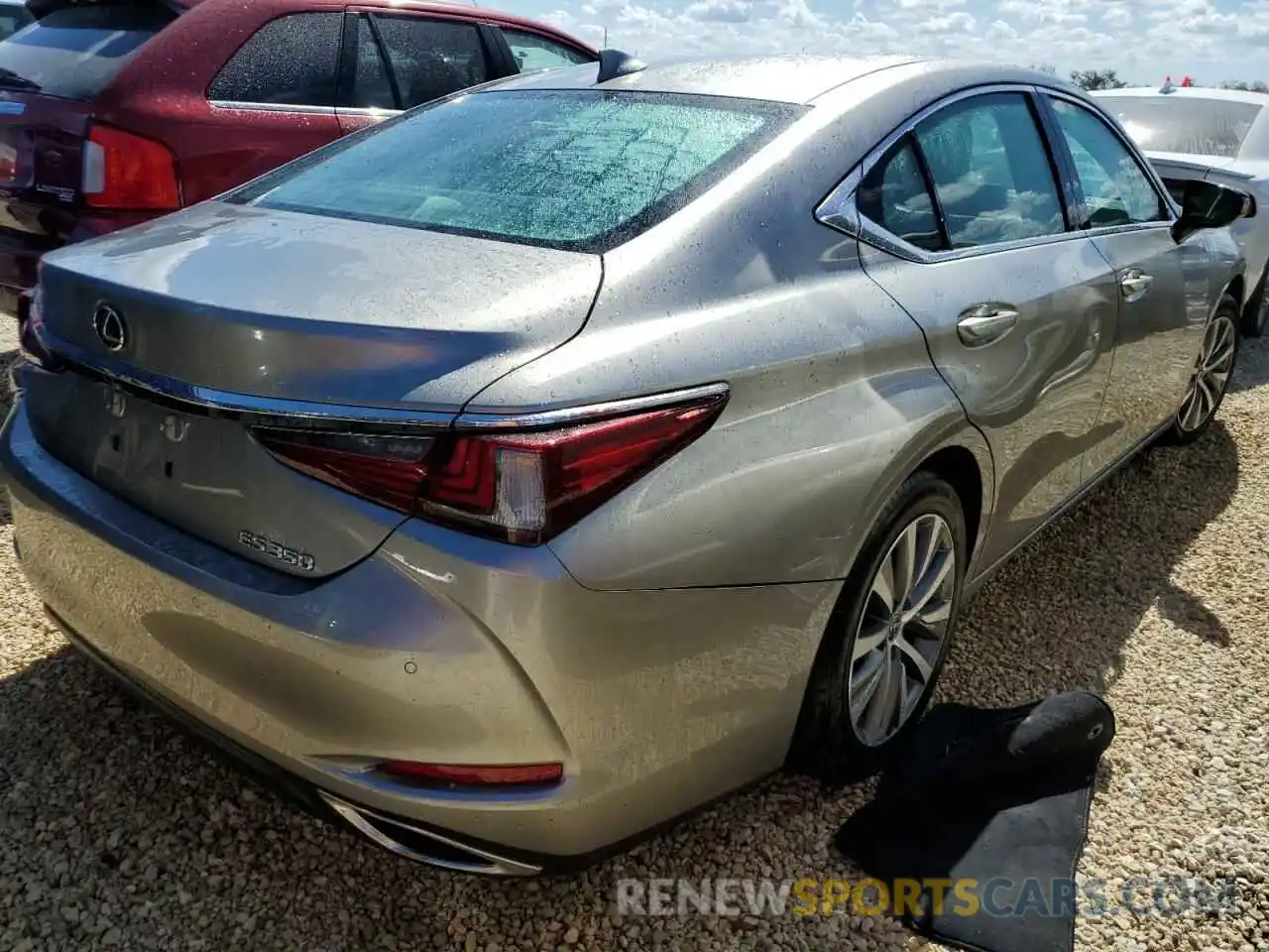 4 Photograph of a damaged car 58ADZ1B11MU082844 LEXUS ES350 2021