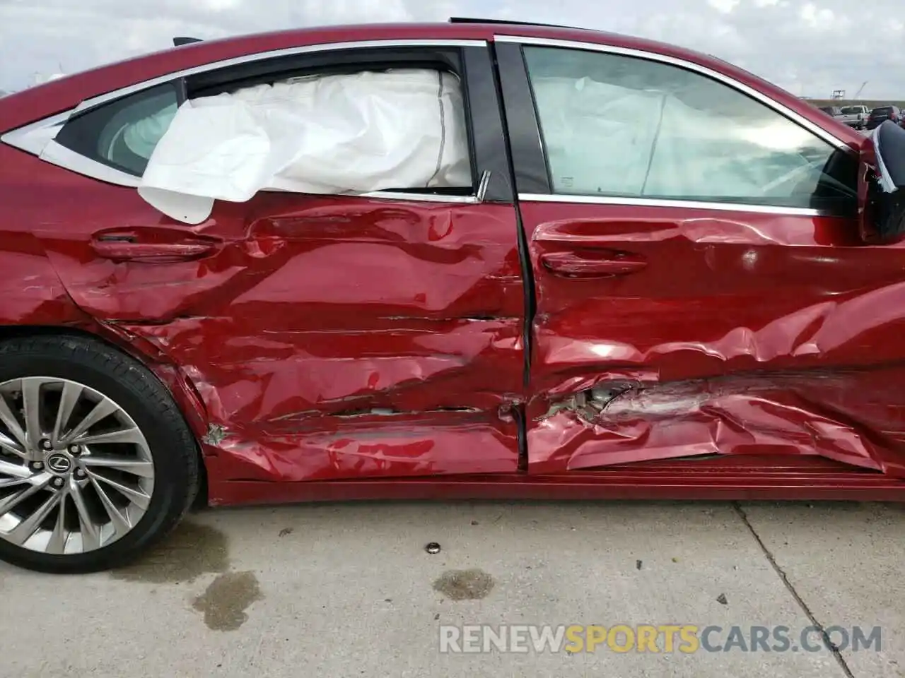 9 Photograph of a damaged car 58ADZ1B11MU088403 LEXUS ES350 2021