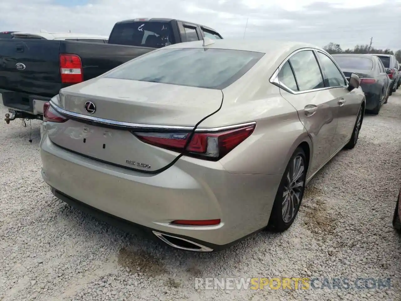 4 Photograph of a damaged car 58ADZ1B11MU088692 LEXUS ES350 2021