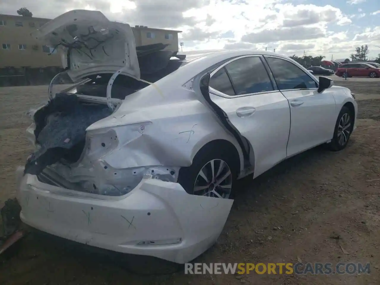 4 Photograph of a damaged car 58ADZ1B11MU094511 LEXUS ES350 2021