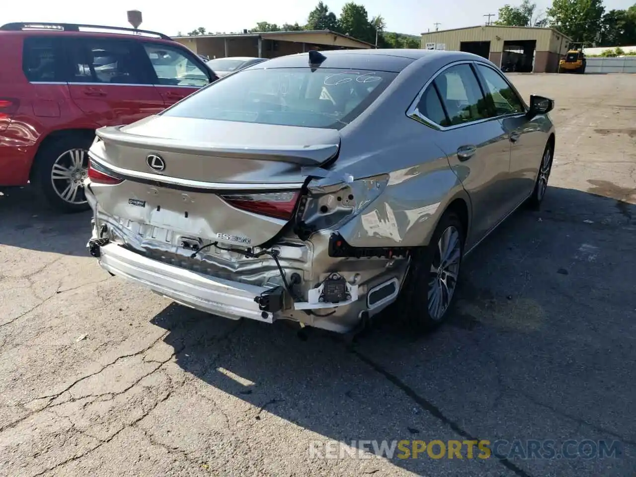 4 Photograph of a damaged car 58ADZ1B11MU100730 LEXUS ES350 2021