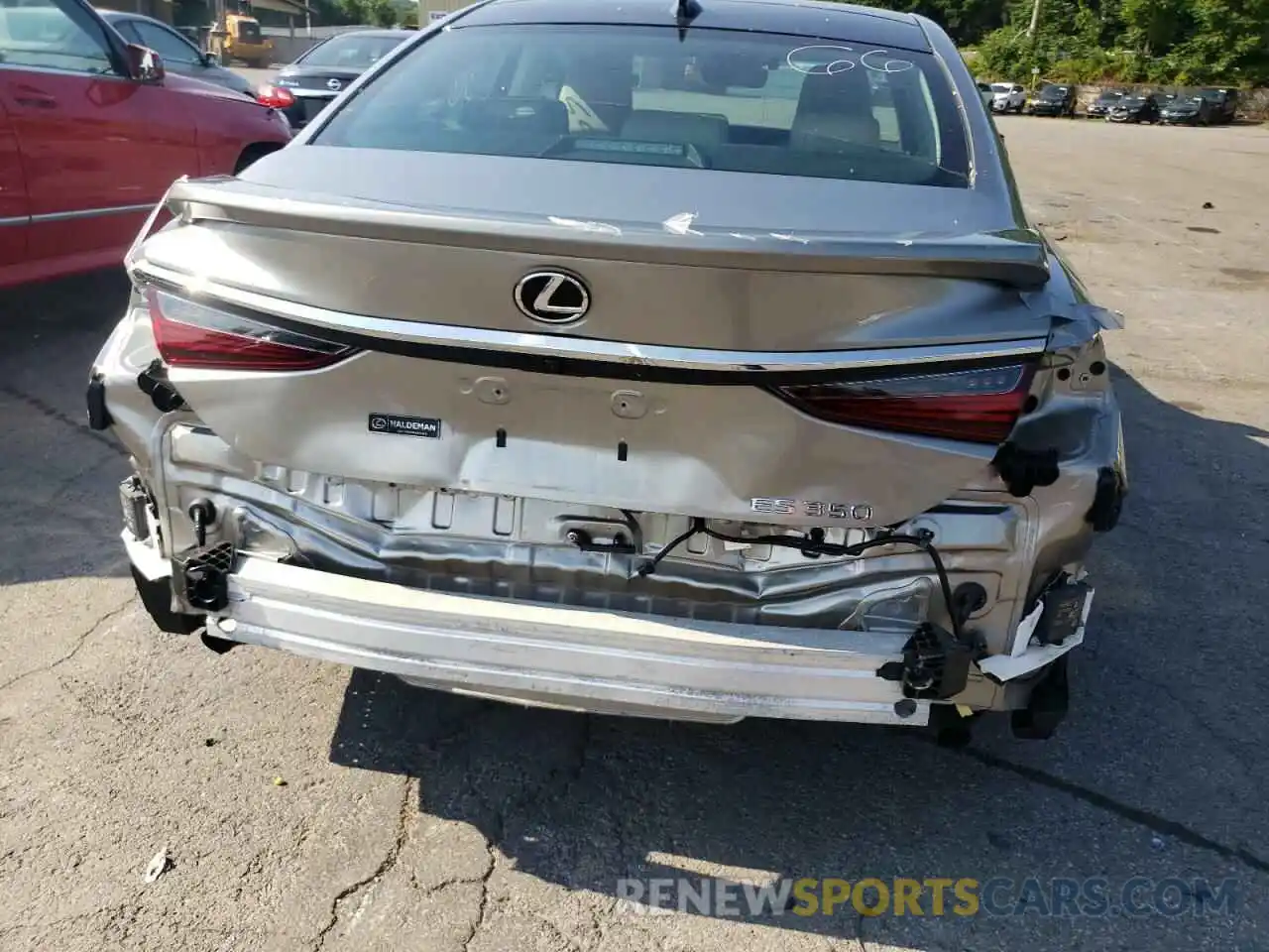 9 Photograph of a damaged car 58ADZ1B11MU100730 LEXUS ES350 2021