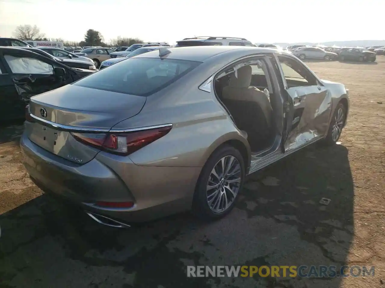 4 Photograph of a damaged car 58ADZ1B11MU109220 LEXUS ES350 2021