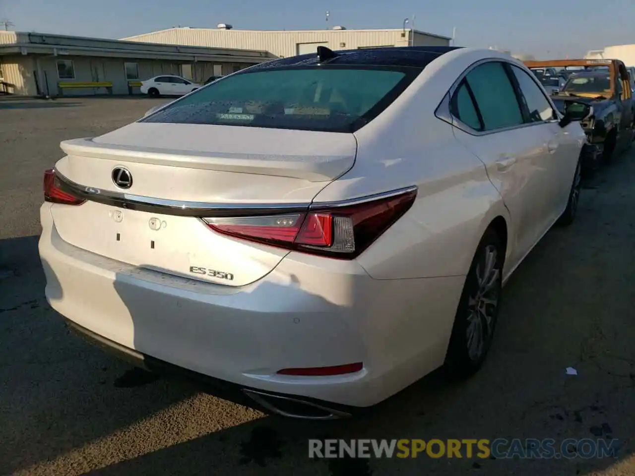 4 Photograph of a damaged car 58ADZ1B12MU087955 LEXUS ES350 2021