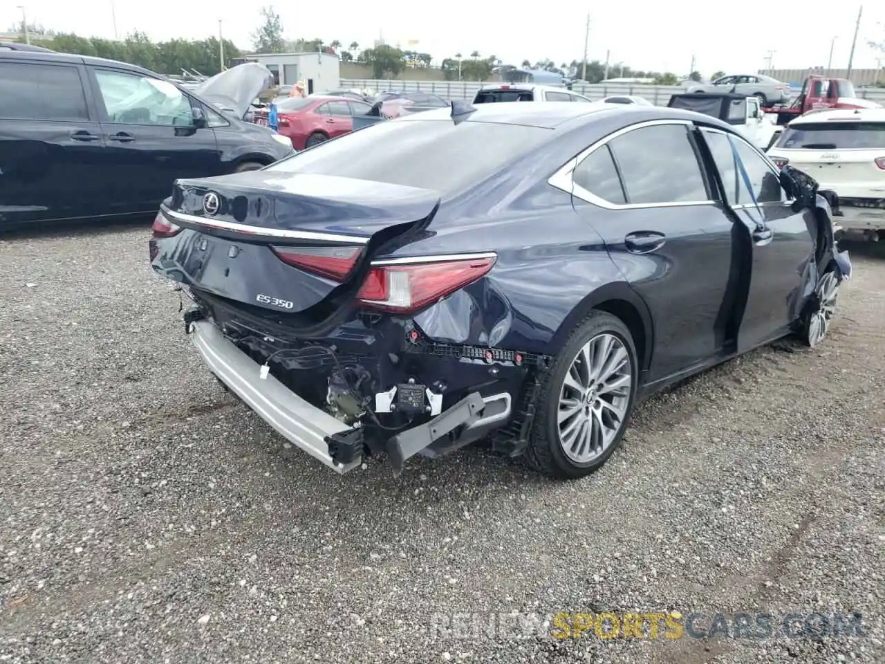 4 Photograph of a damaged car 58ADZ1B12MU095330 LEXUS ES350 2021