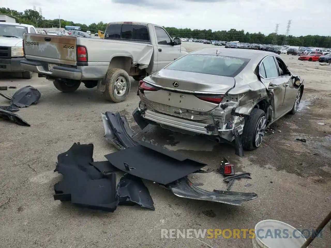 4 Photograph of a damaged car 58ADZ1B12MU096476 LEXUS ES350 2021