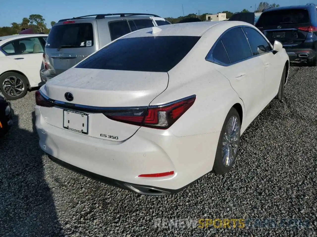 4 Photograph of a damaged car 58ADZ1B12MU106231 LEXUS ES350 2021