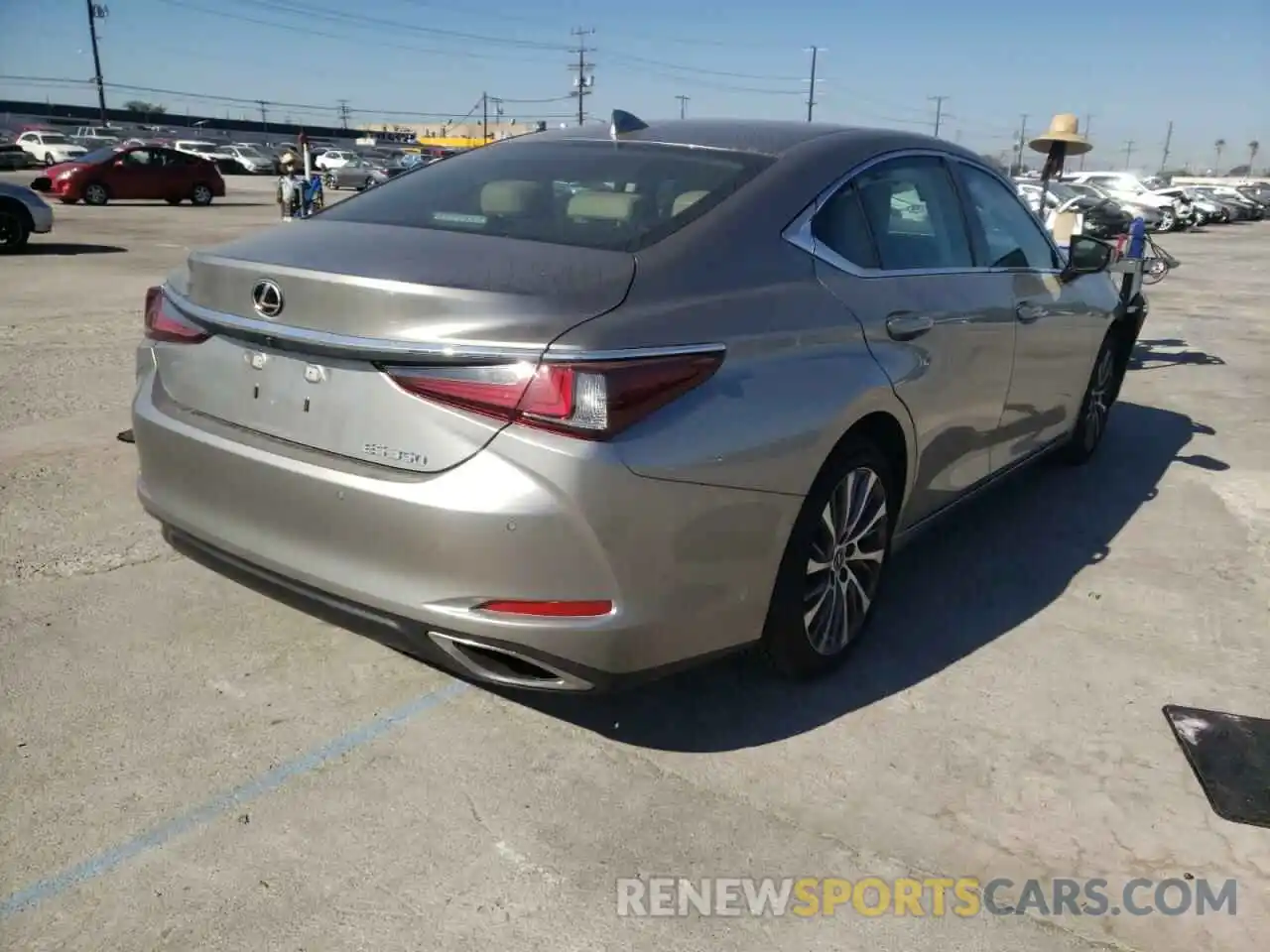 4 Photograph of a damaged car 58ADZ1B13MU088659 LEXUS ES350 2021