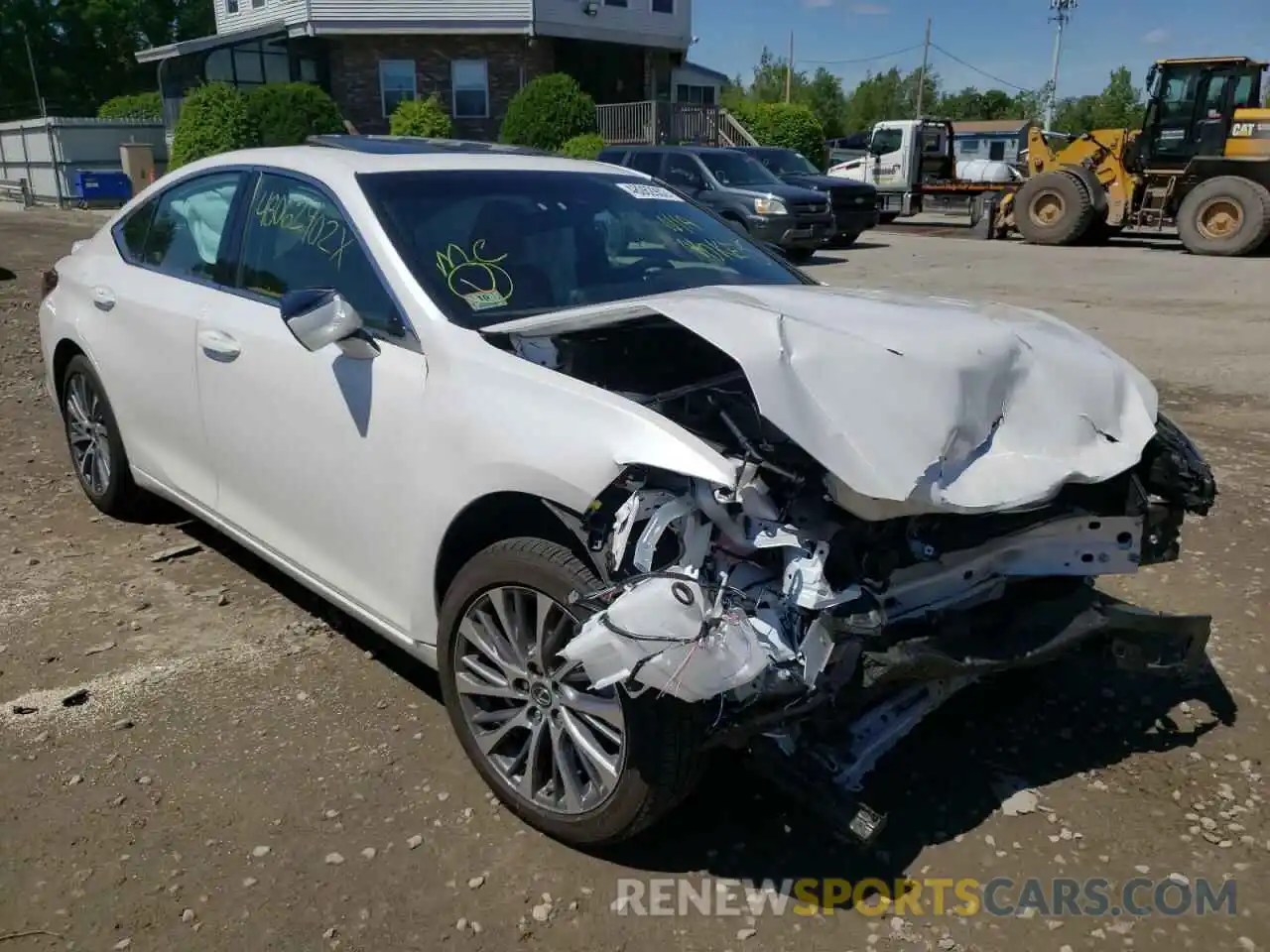 1 Photograph of a damaged car 58ADZ1B13MU095949 LEXUS ES350 2021