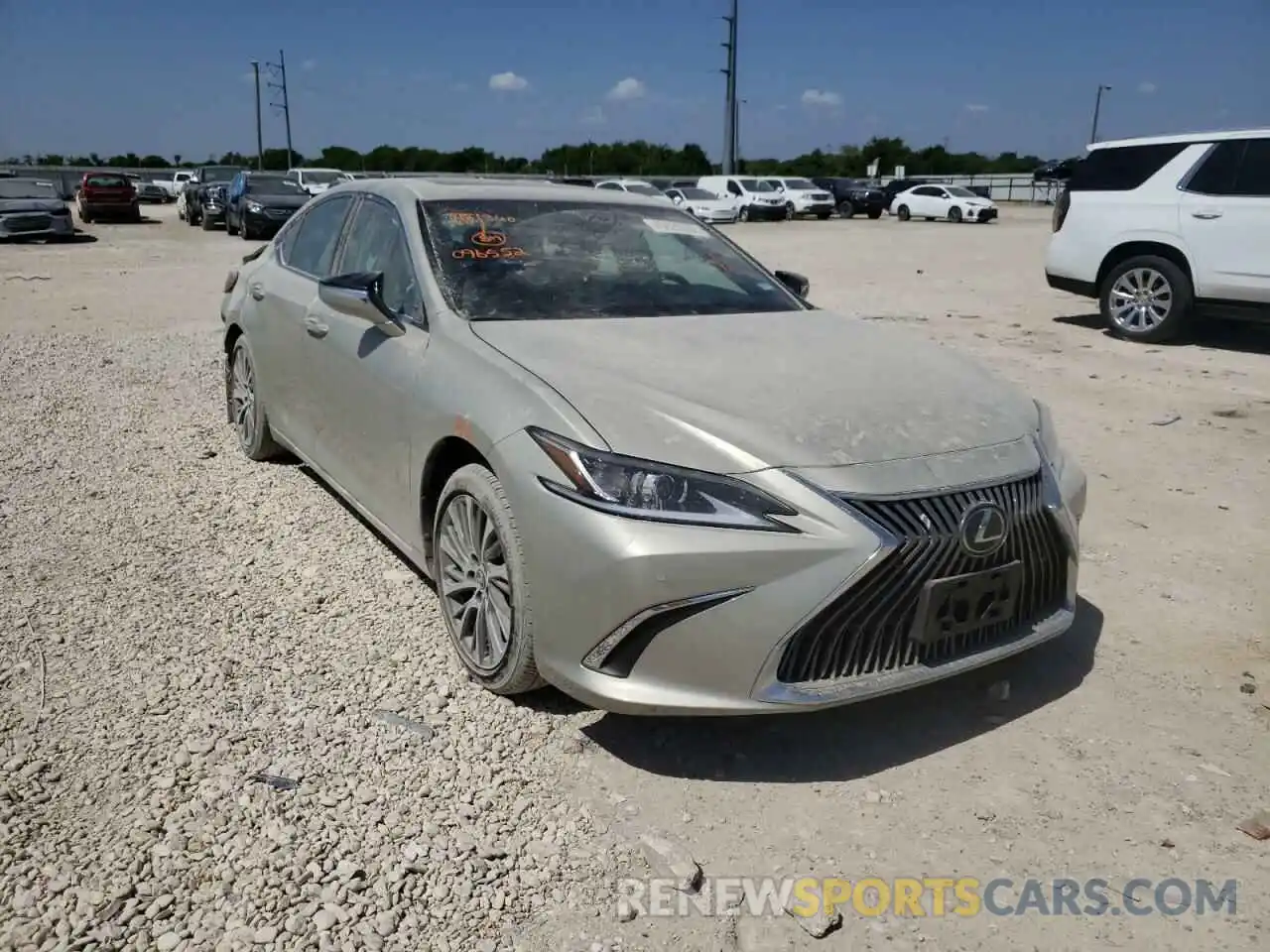 1 Photograph of a damaged car 58ADZ1B13MU096552 LEXUS ES350 2021