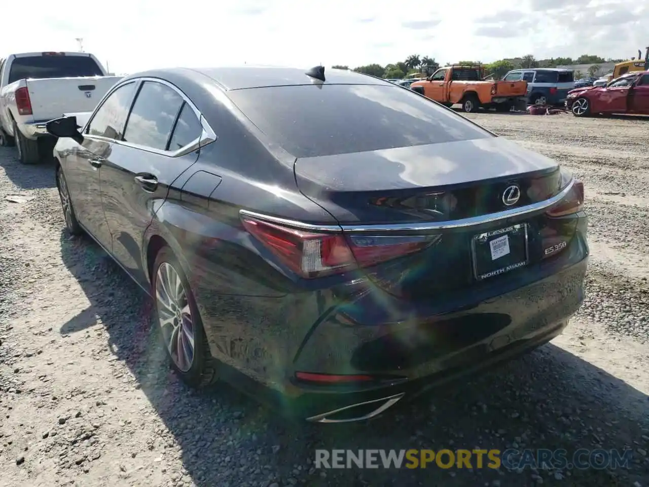 3 Photograph of a damaged car 58ADZ1B13MU101135 LEXUS ES350 2021