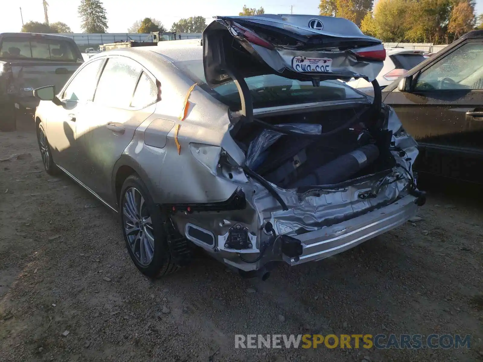 3 Photograph of a damaged car 58ADZ1B14MU090341 LEXUS ES350 2021