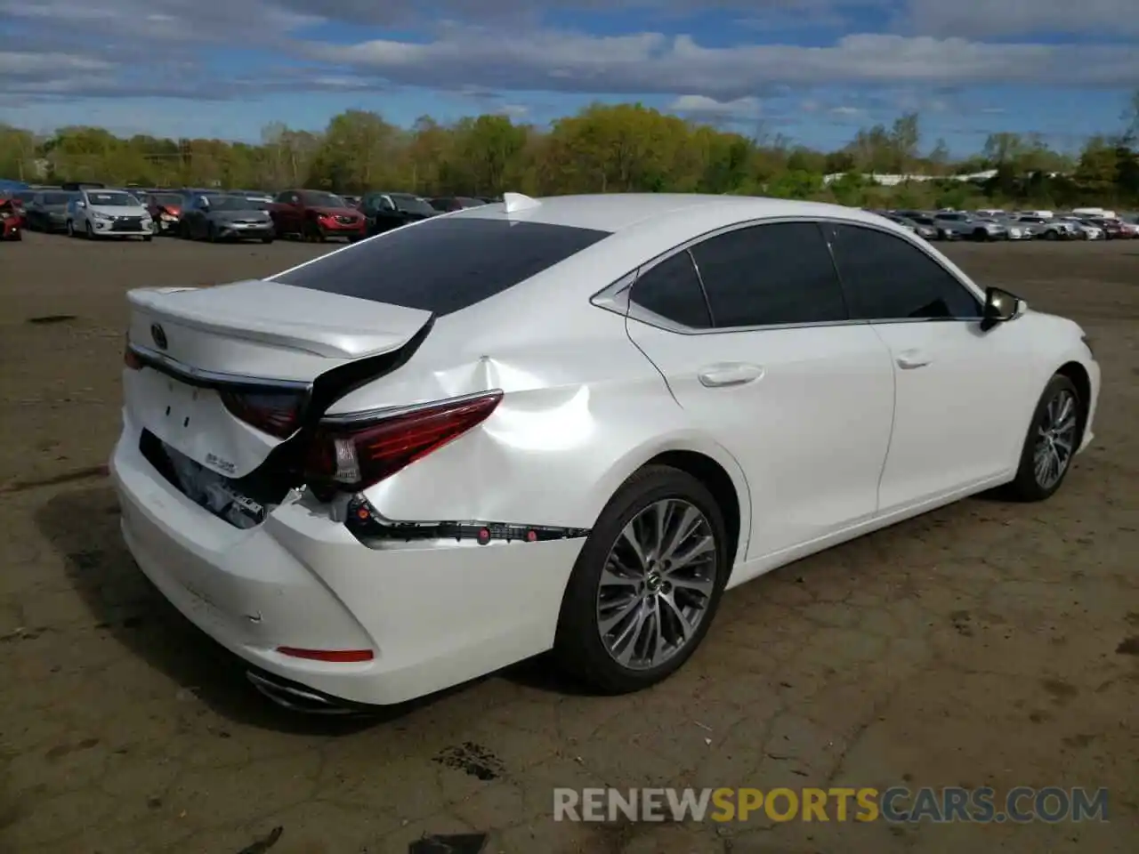 4 Photograph of a damaged car 58ADZ1B14MU106778 LEXUS ES350 2021