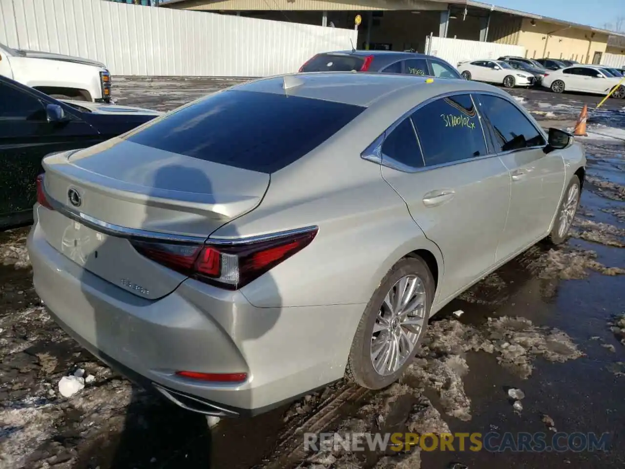 4 Photograph of a damaged car 58ADZ1B15MU091742 LEXUS ES350 2021