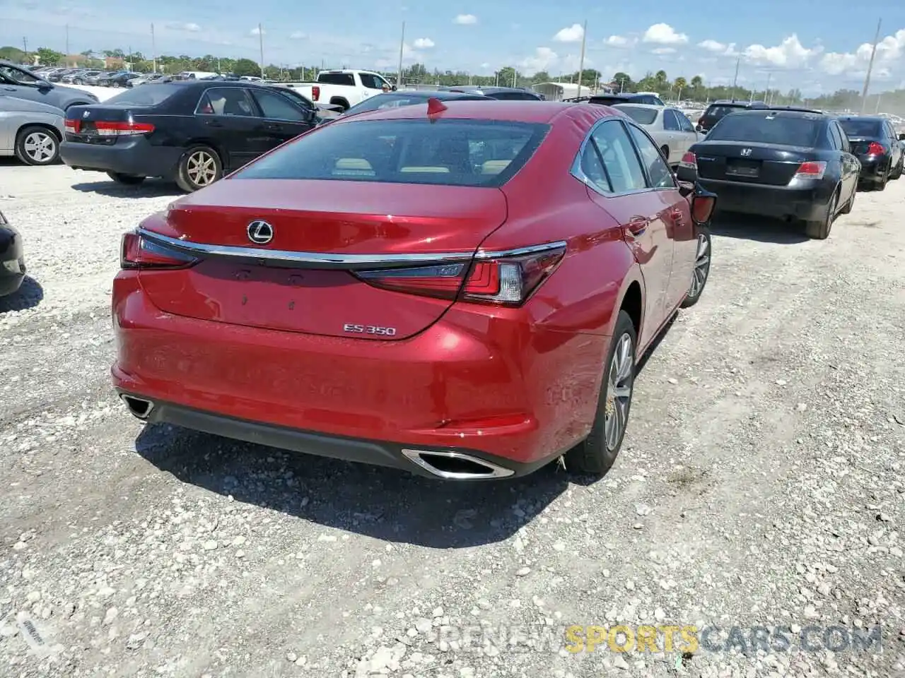 4 Photograph of a damaged car 58ADZ1B15MU095774 LEXUS ES350 2021