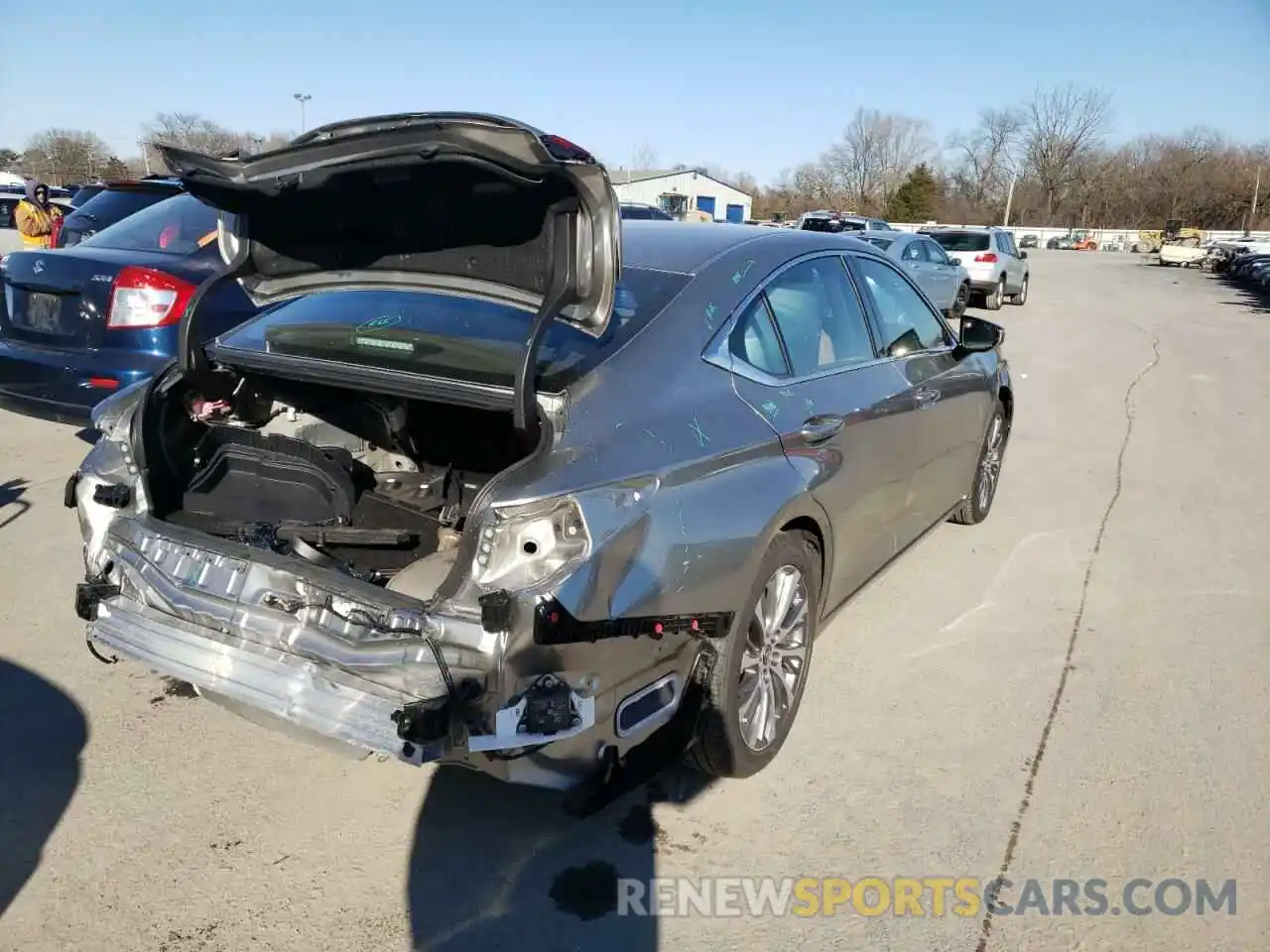 4 Photograph of a damaged car 58ADZ1B15MU107129 LEXUS ES350 2021