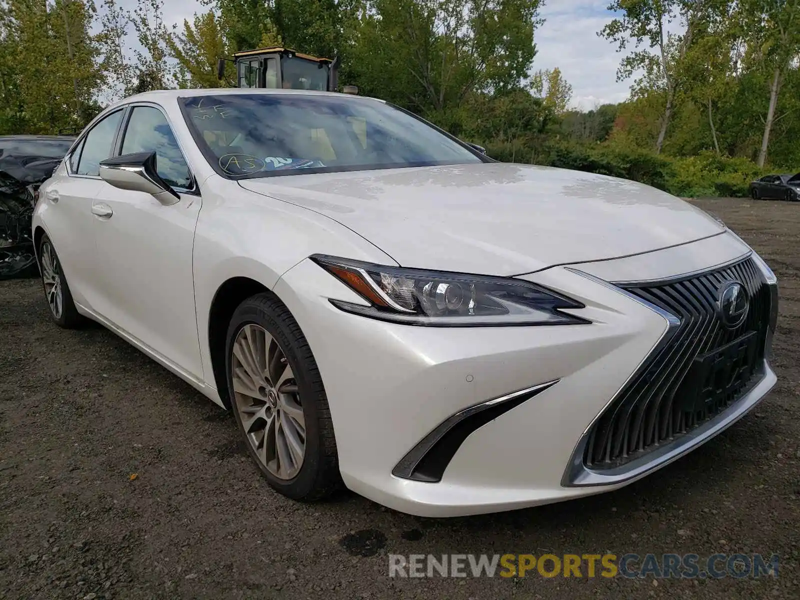 1 Photograph of a damaged car 58ADZ1B16MU095850 LEXUS ES350 2021