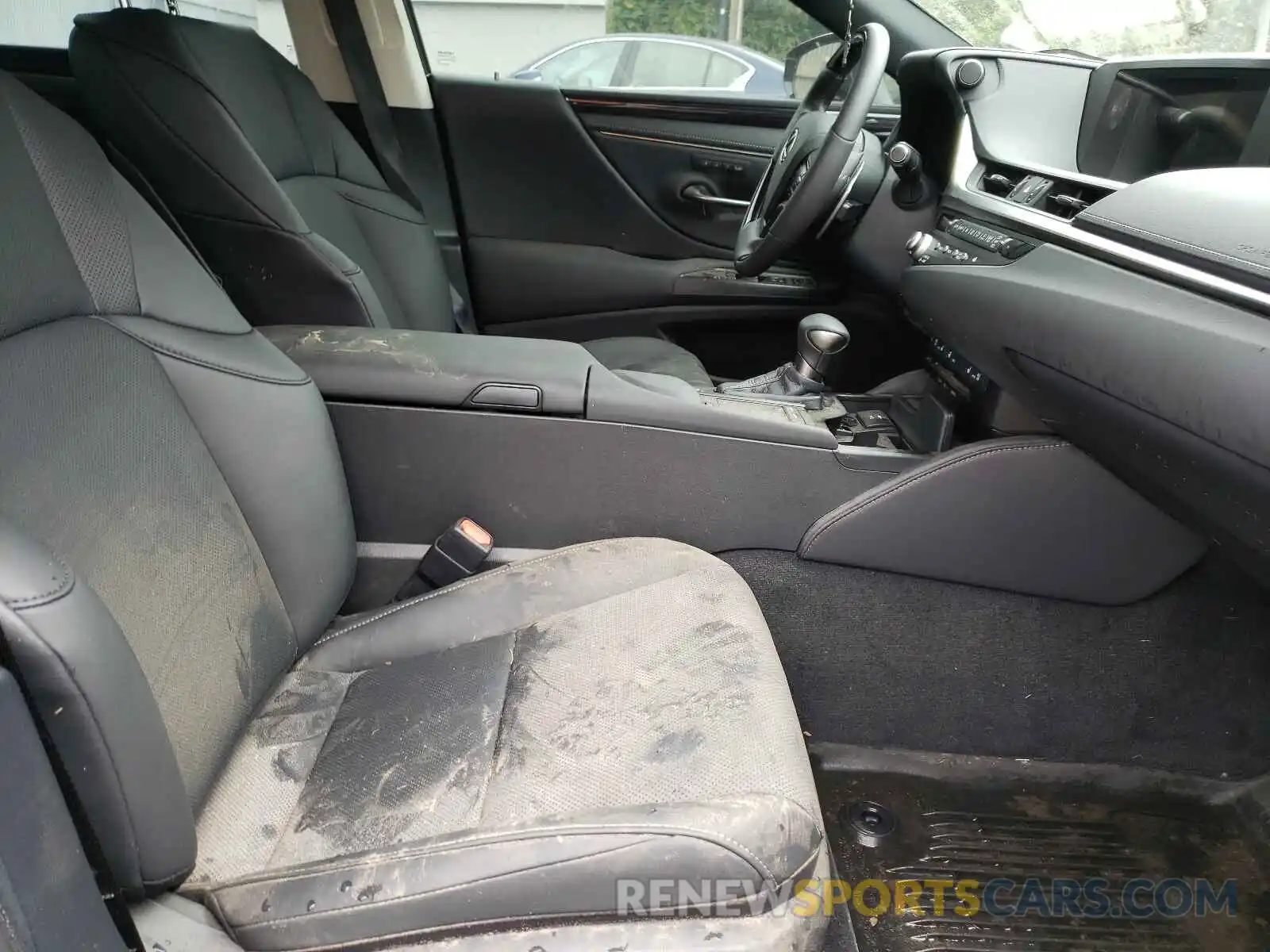 5 Photograph of a damaged car 58ADZ1B17MU107004 LEXUS ES350 2021