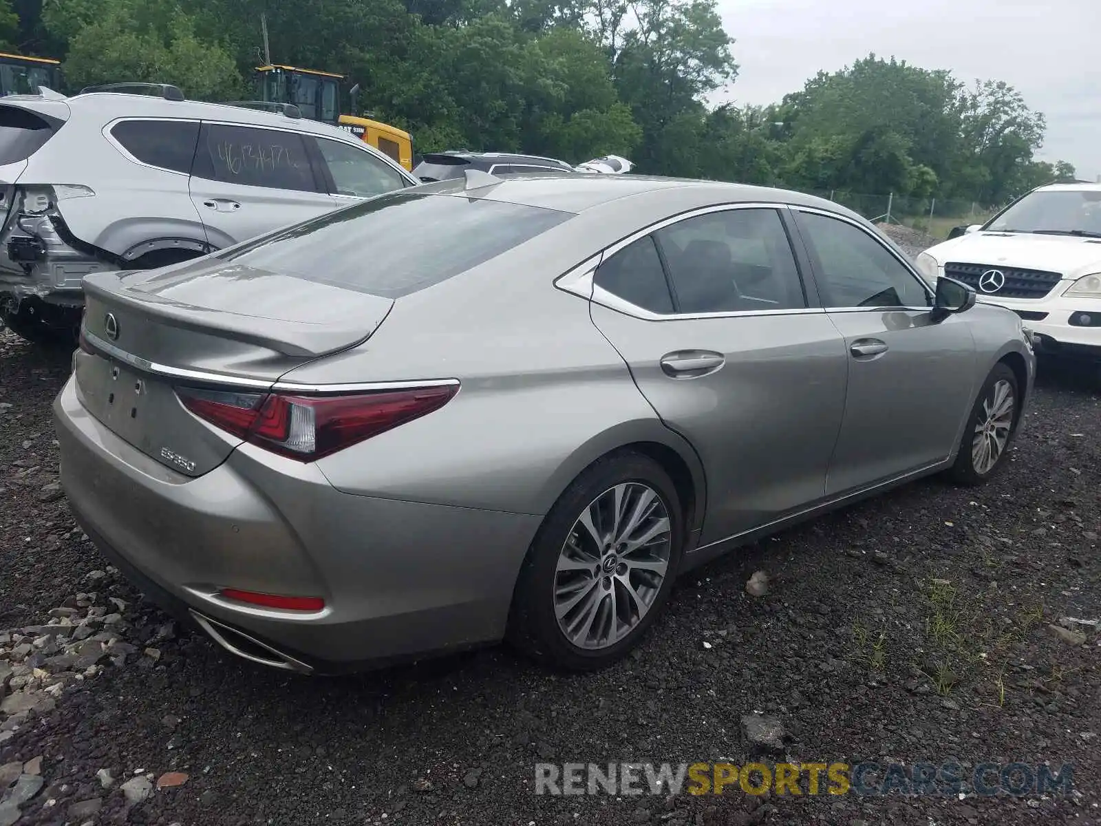 4 Photograph of a damaged car 58ADZ1B18MU085868 LEXUS ES350 2021