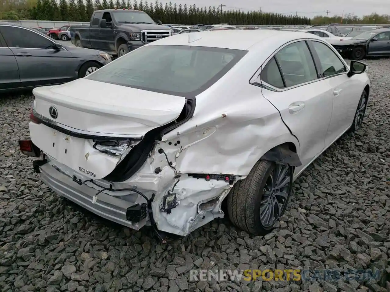 4 Photograph of a damaged car 58ADZ1B18MU092853 LEXUS ES350 2021