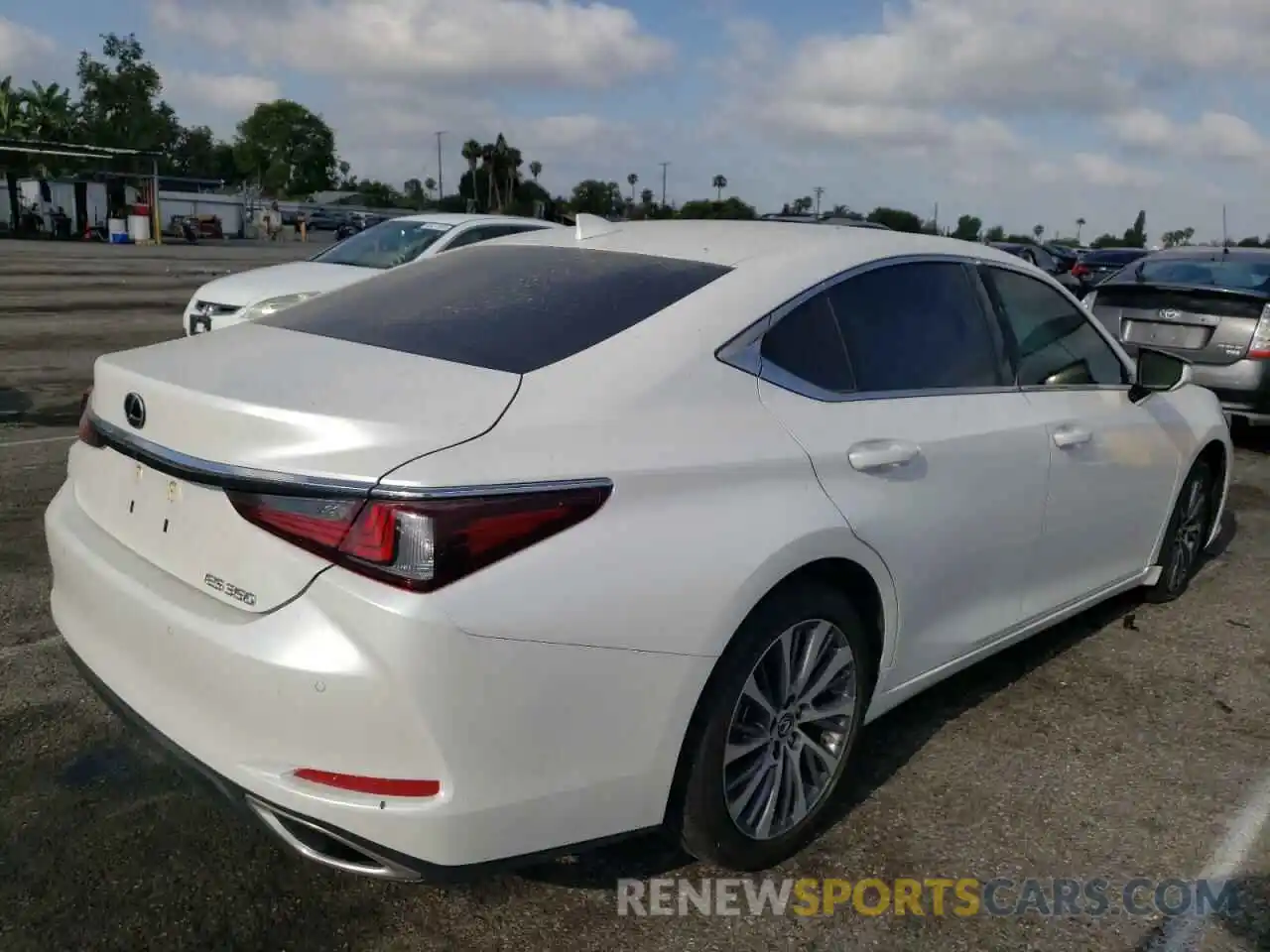 4 Photograph of a damaged car 58ADZ1B18MU098443 LEXUS ES350 2021