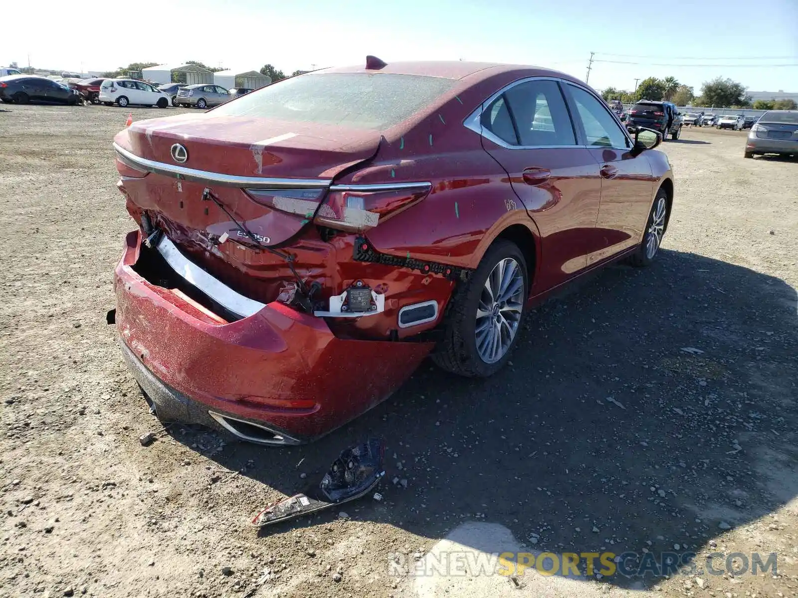 4 Photograph of a damaged car 58ADZ1B19MU091159 LEXUS ES350 2021