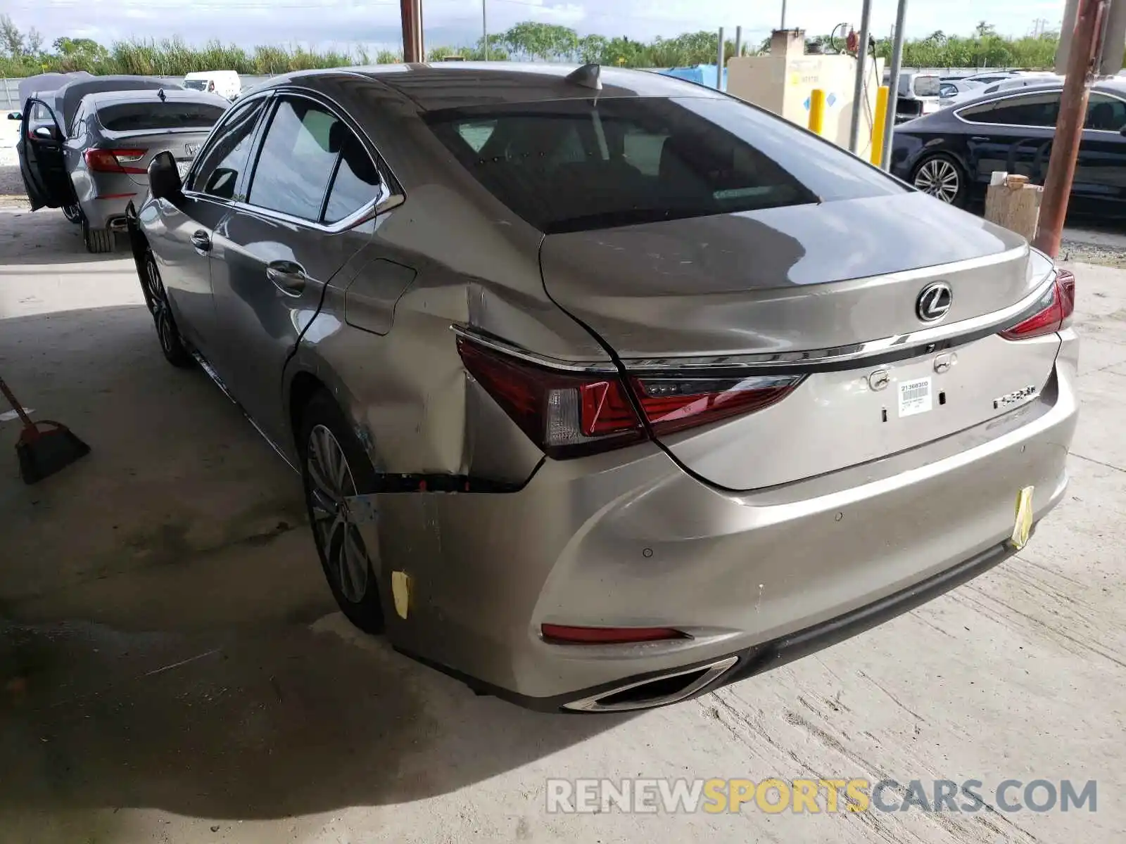 3 Photograph of a damaged car 58ADZ1B19MU096944 LEXUS ES350 2021