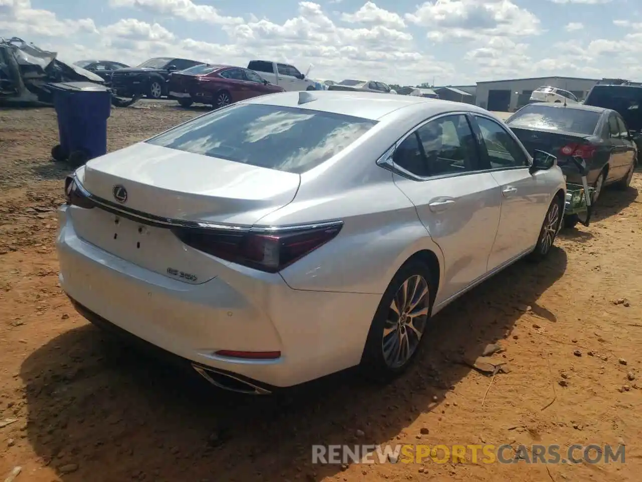 4 Photograph of a damaged car 58AEZ1B1XMU083267 LEXUS ES350 2021