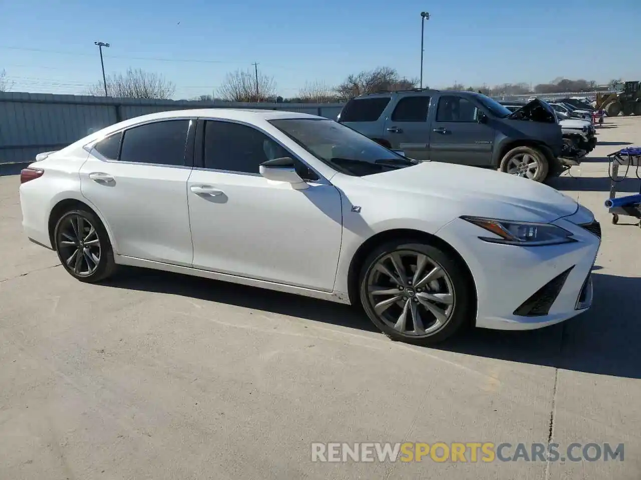 4 Photograph of a damaged car 58AGZ1B10MU087952 LEXUS ES350 2021