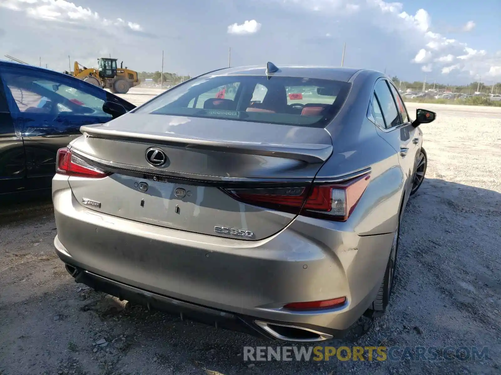 4 Photograph of a damaged car 58AGZ1B11MU086132 LEXUS ES350 2021