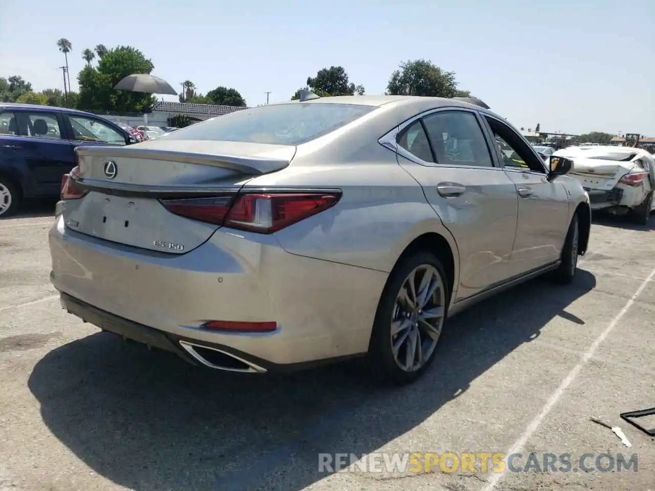 4 Photograph of a damaged car 58AGZ1B14MU105711 LEXUS ES350 2021