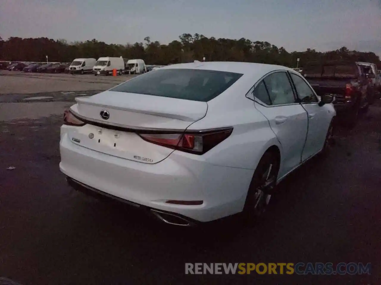 4 Photograph of a damaged car 58AGZ1B15MU091771 LEXUS ES350 2021