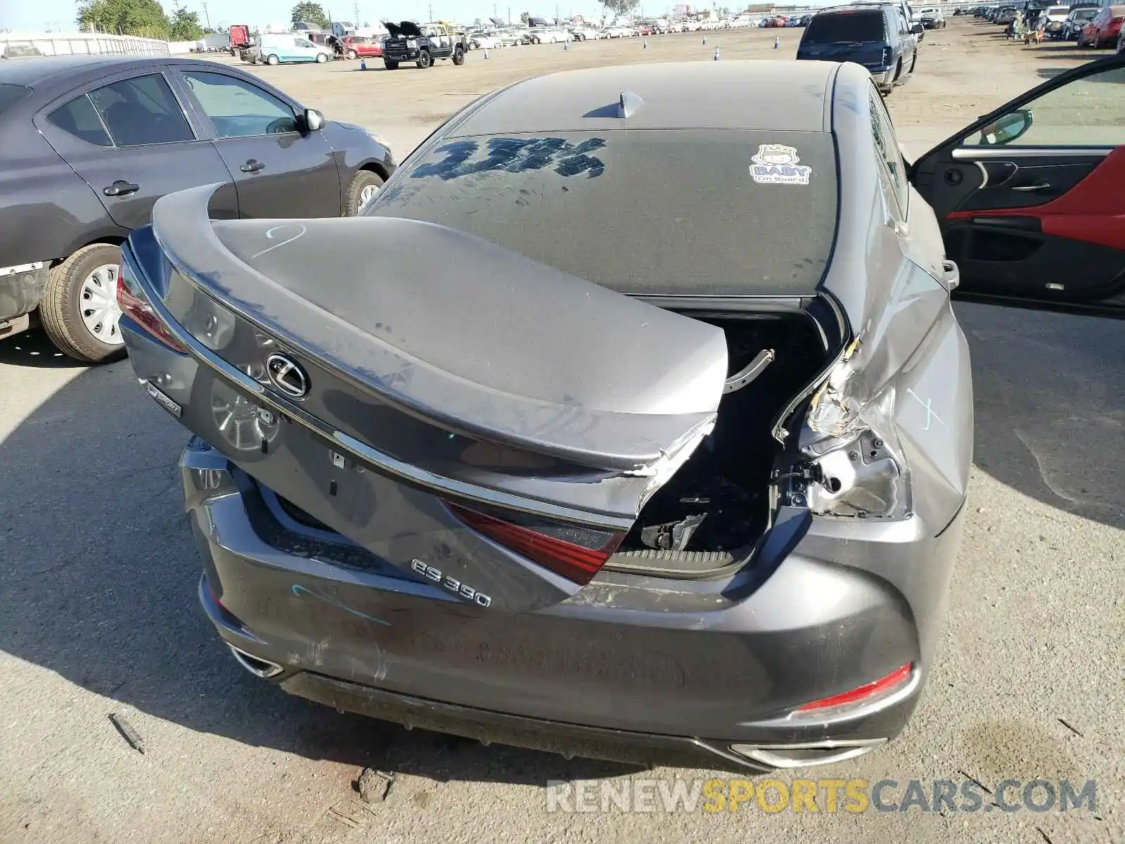 10 Photograph of a damaged car 58AGZ1B19MU082653 LEXUS ES350 2021