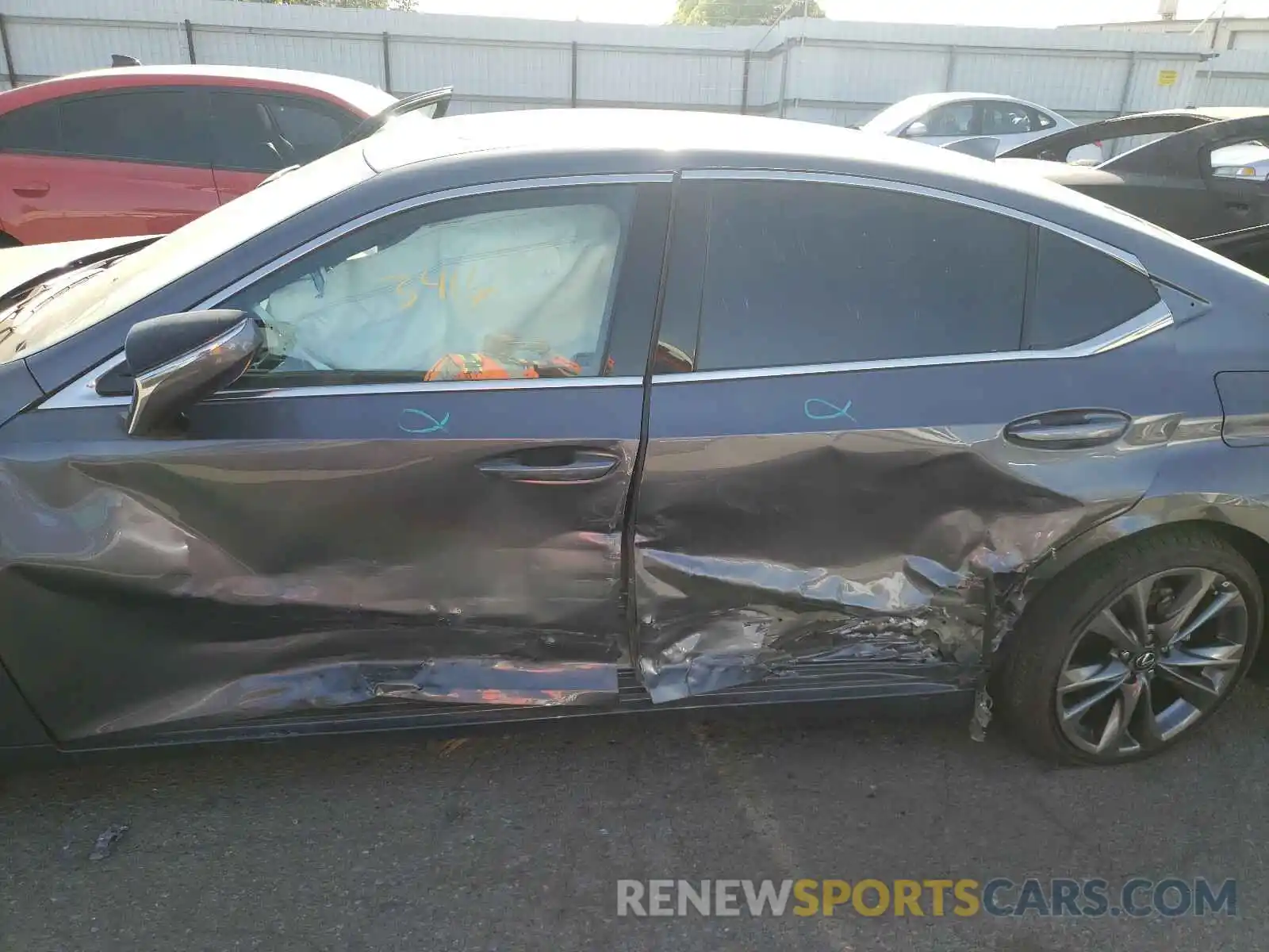 9 Photograph of a damaged car 58AGZ1B19MU082653 LEXUS ES350 2021