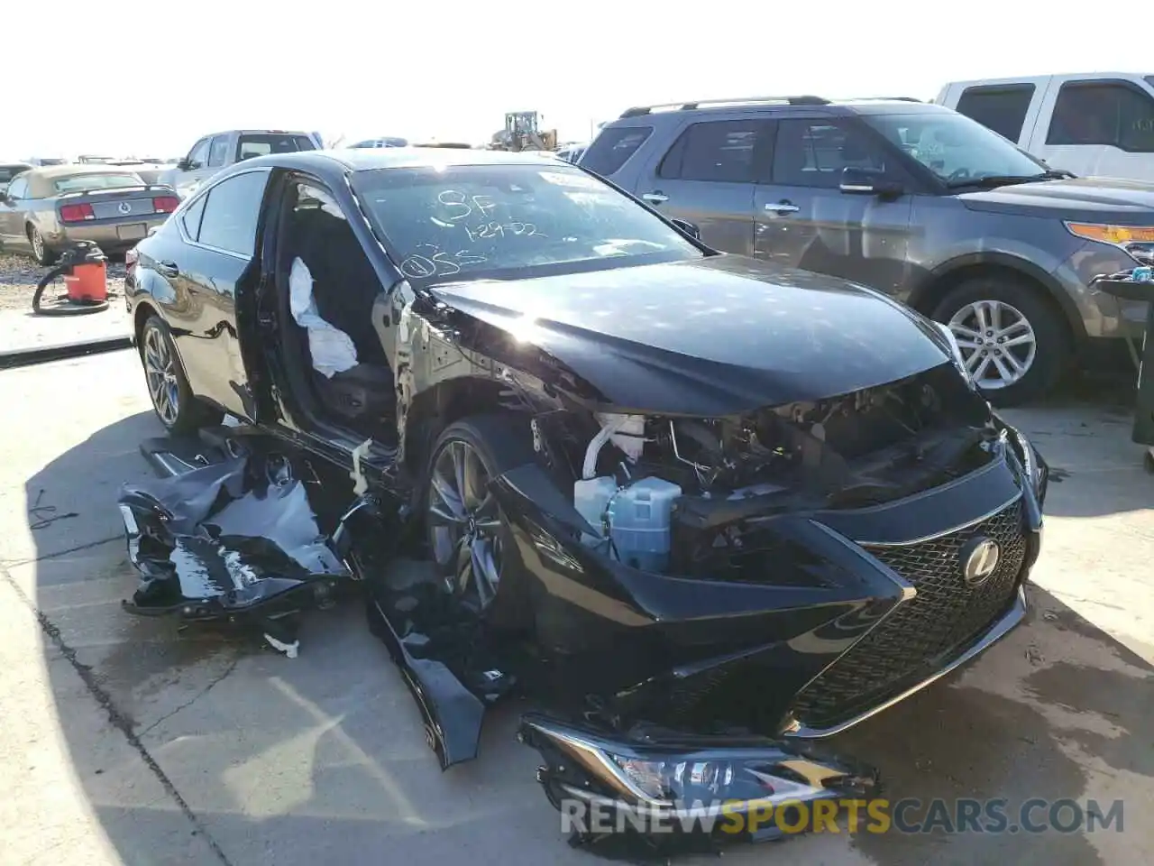 1 Photograph of a damaged car 58AGZ1B1XMU097680 LEXUS ES350 2021