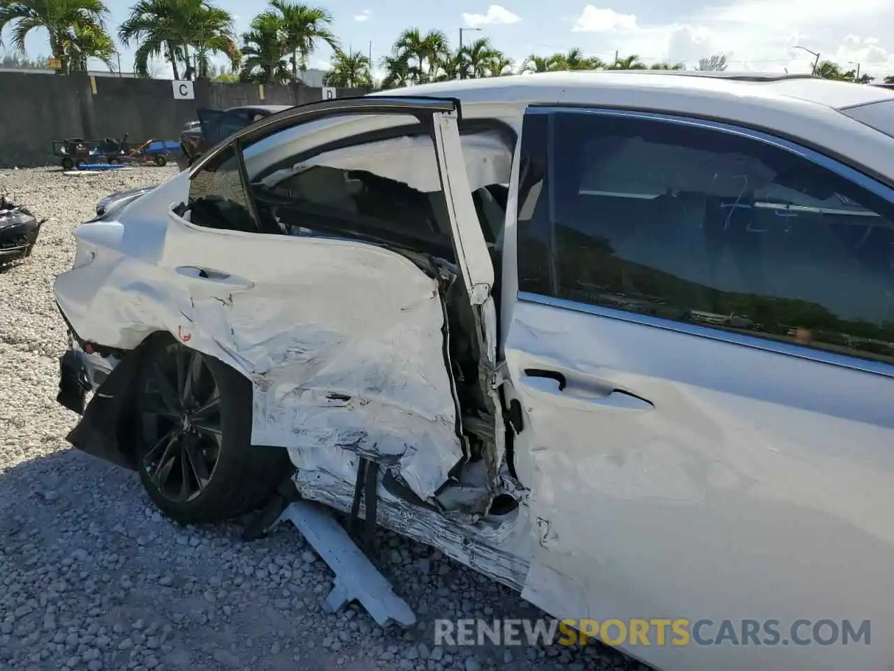 9 Photograph of a damaged car 58AHZ1B1XMU095450 LEXUS ES350 2021