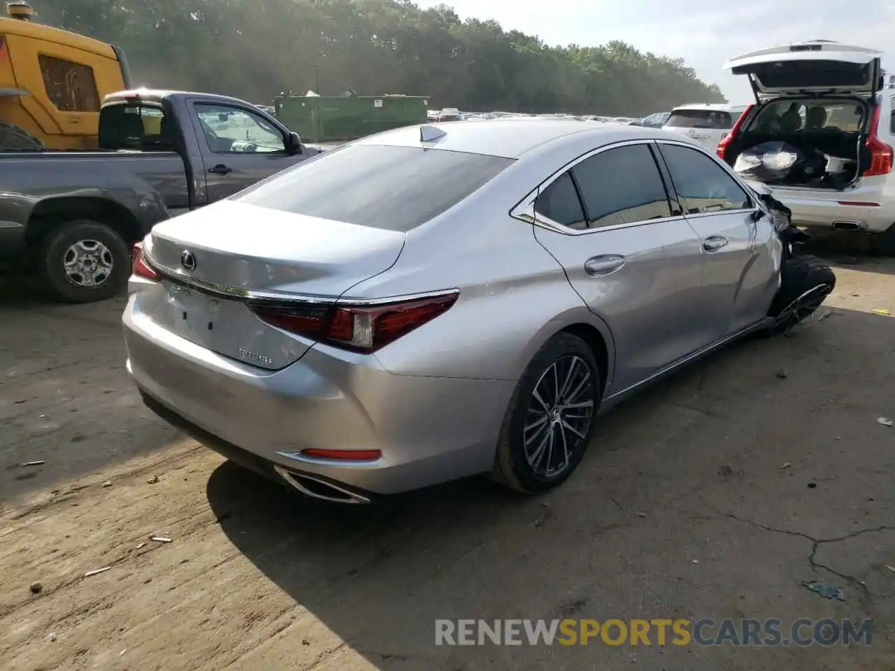 4 Photograph of a damaged car 58ADZ1B17NU123561 LEXUS ES350 2022