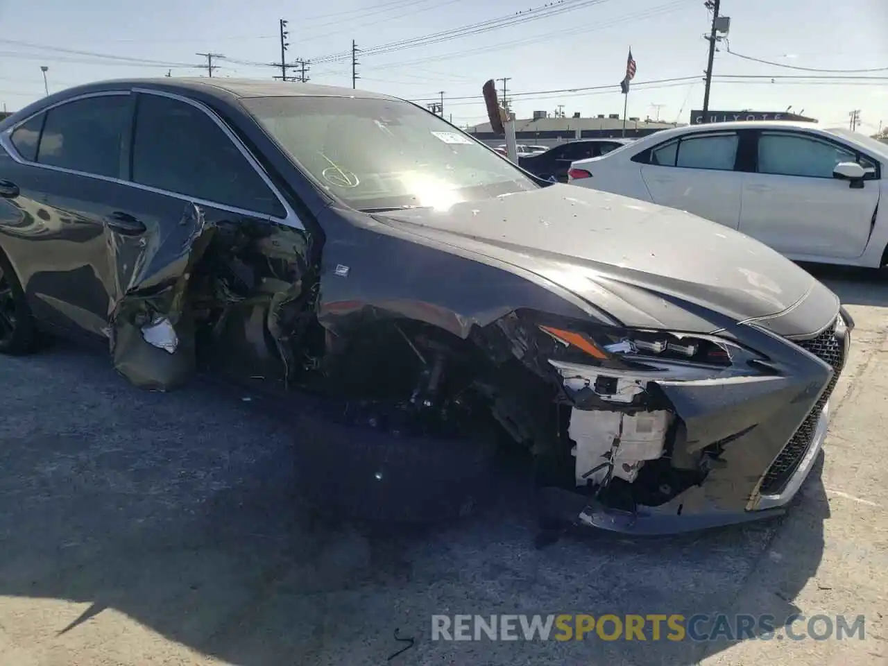 9 Photograph of a damaged car 58AGZ1B17NU111455 LEXUS ES350 2022