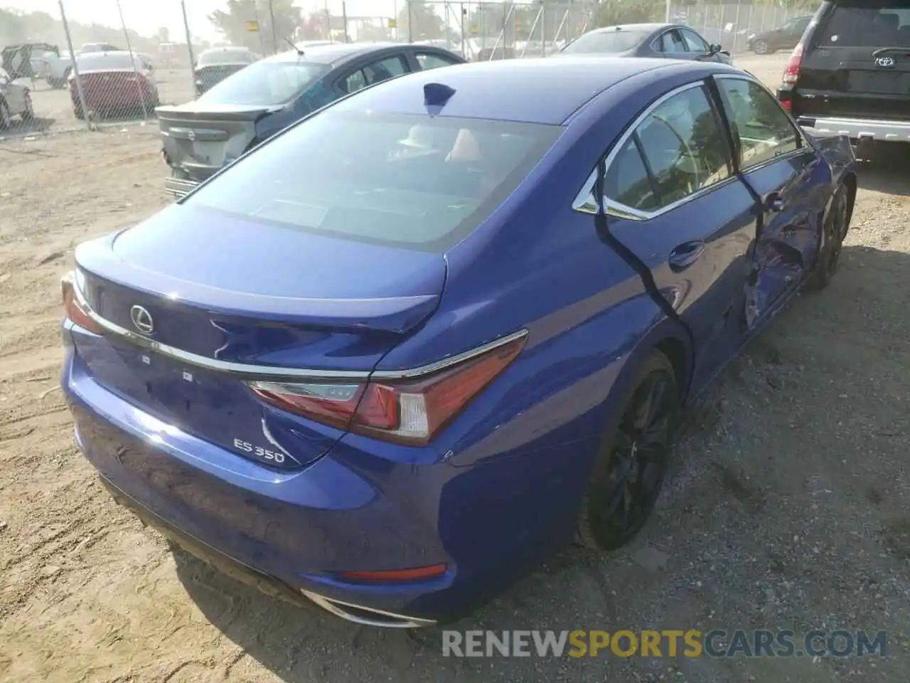 4 Photograph of a damaged car 58AGZ1B18NU117359 LEXUS ES350 2022