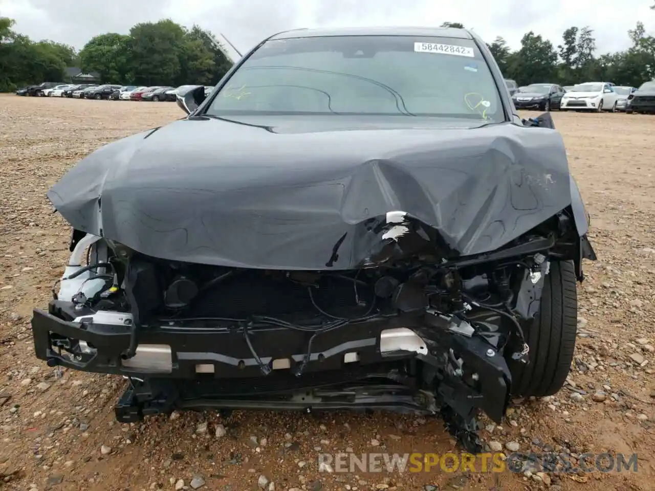 9 Photograph of a damaged car 58AGZ1B1XNU115323 LEXUS ES350 2022